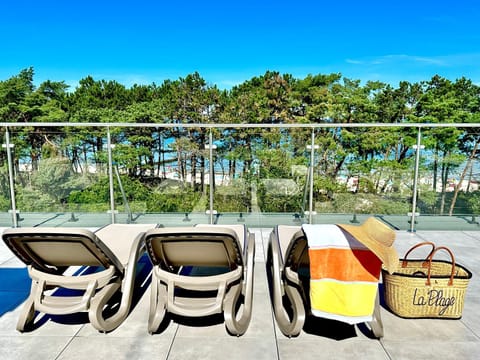 View (from property/room), Balcony/Terrace, Balcony/Terrace, sunbed