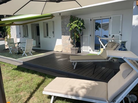 Patio, Summer, Garden, View (from property/room), Seating area, Dining area, Garden view, Sea view, Sea view, sunbed