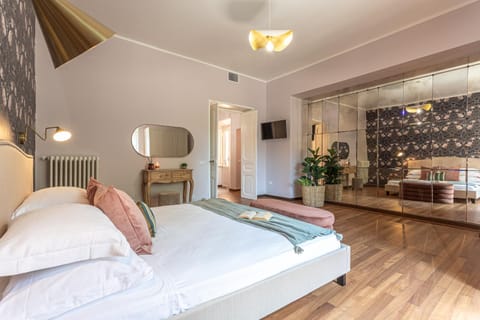 Bed, Photo of the whole room, Bedroom, wardrobe