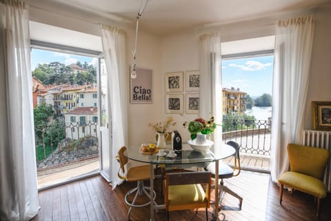 Balcony/Terrace, Living room, Dining area, River view