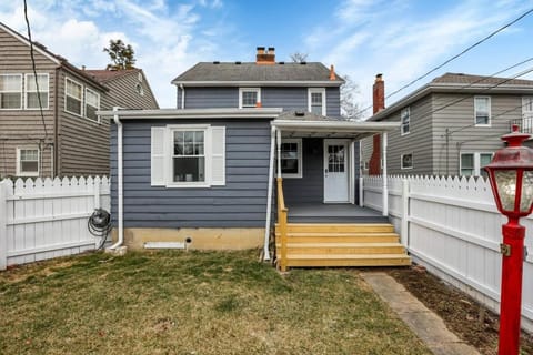 The Huron Charmer-4 BD and Yard House in Ohio