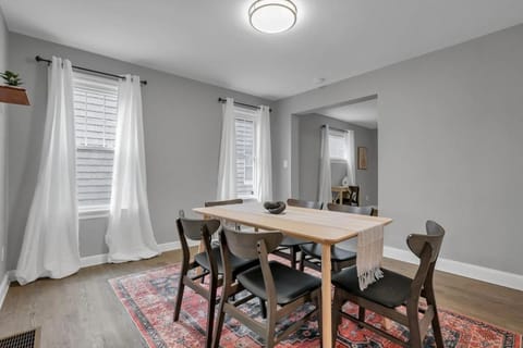 The Huron Charmer-4 BD and Yard House in Ohio