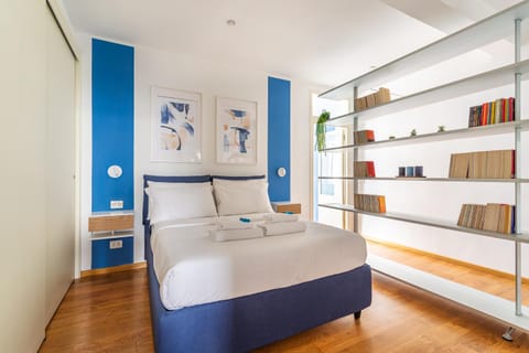 Bed, Photo of the whole room, Bedroom, towels, wardrobe