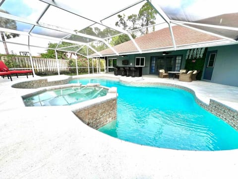 Wellington Pool House With Spa and Putting Green House in Wellington