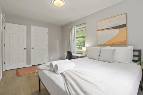 Bright and Breezy Gahanna Ranch 10min to INTEL House in Gahanna