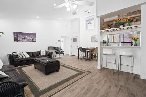 Spacious Family Home in Round Rock w Private Yard House in Round Rock