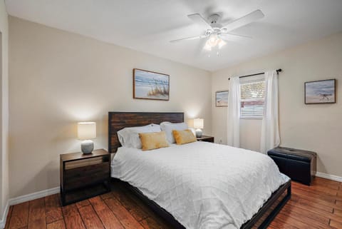 10549 St Petersburg House in Bay Pines