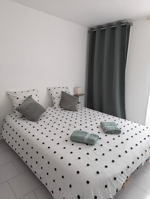 Le Bangorcoo'n F3 Liouba Apartment in Île-de-France