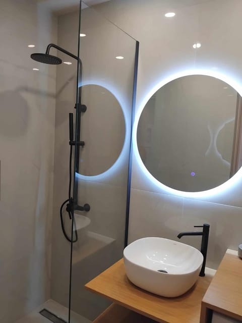 Simple, Calm and Luxurious Apartment in Messenia