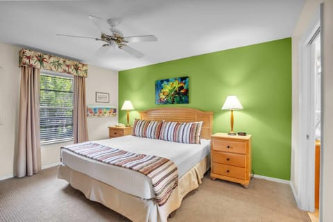 End Unit with Resort Views From Lanai House in Naples