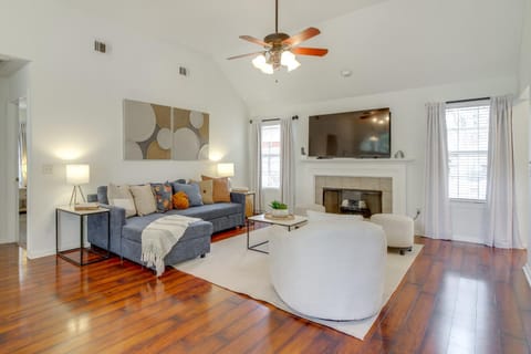 Pet-Friendly Family Retreat, Fire Pit and Projector! House in Savannah
