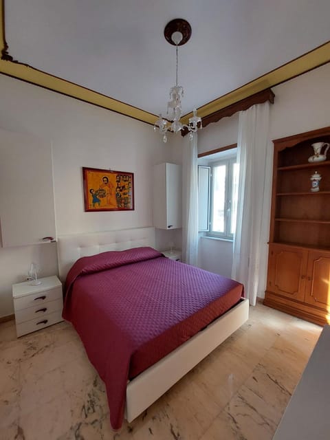 Bed, Photo of the whole room, Bedroom, City view, hair dryier, heating, heating, internet, internet, locker, towels, wardrobe, air conditioner
