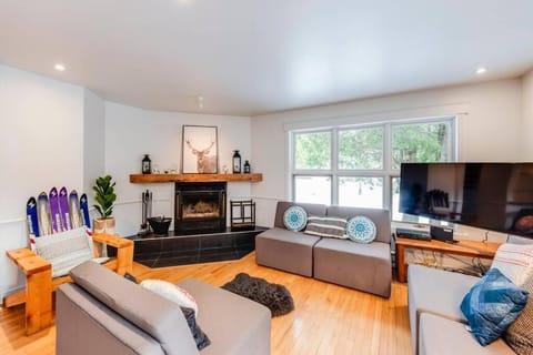 TV and multimedia, Living room, Seating area