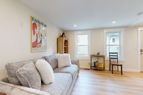 Downtown Rut Vegas Pad Apartment in Rutland