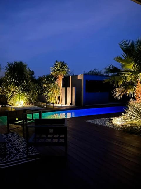 Night, Pool view