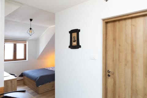 Apartman oak Nikola's lamp Apartment in Lika-Senj County