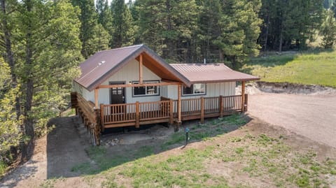 Log Cabin with Views, Ski nearby Cabin in Philipsburg