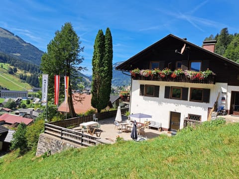 Property building, Summer, Balcony/Terrace, Mountain view
