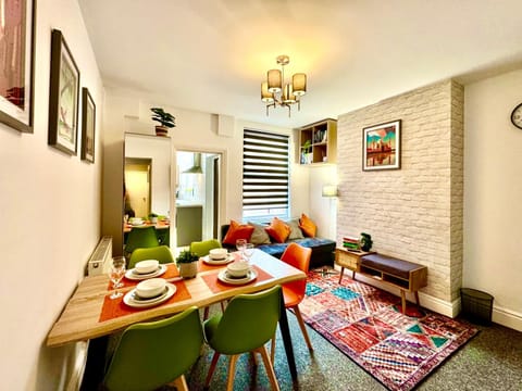 Living room, Seating area, Dining area