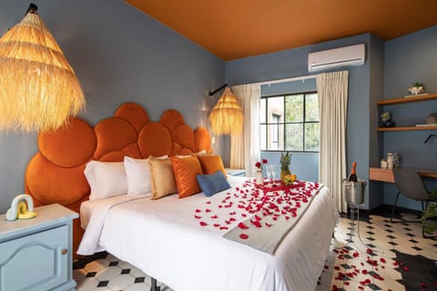 Bed, Photo of the whole room, Bedroom