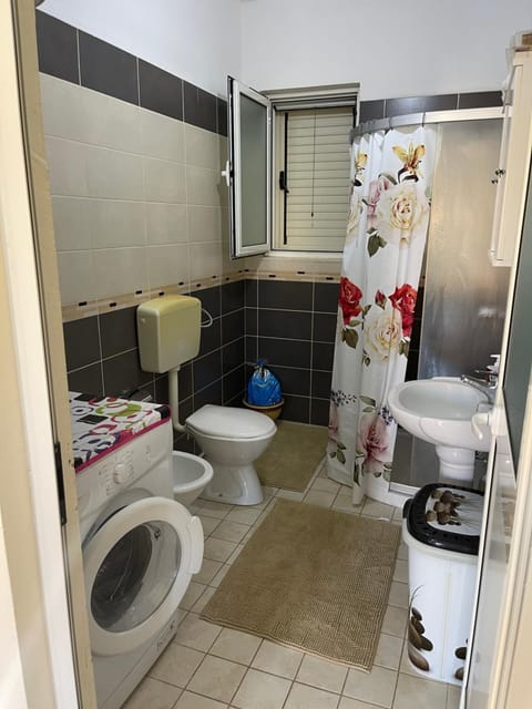 Sunshine beach apartment Apartment in Montenegro