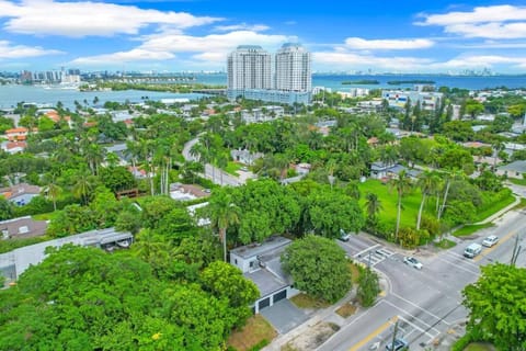 Spacious Retreat with Green Areas 8 ppl House in Miami