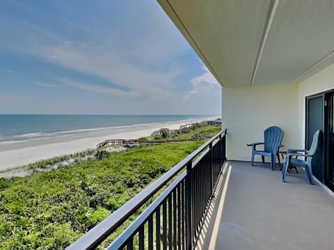 Windjammer 304 Apartment in Crescent Beach