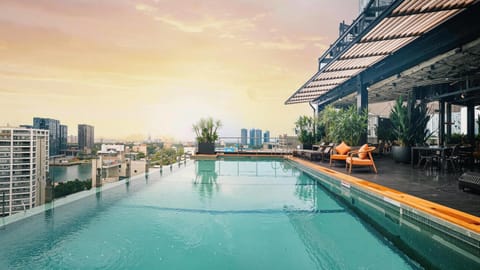 Swimming pool, Swimming pool
