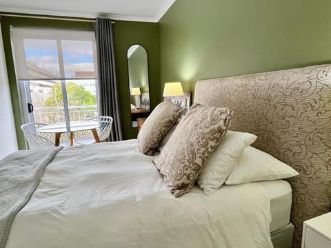 Escape to 205 in Stellenbosch central-free parking Apartment in Stellenbosch