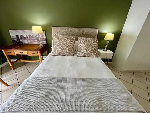 Escape to 205 in Stellenbosch central-free parking Apartment in Stellenbosch