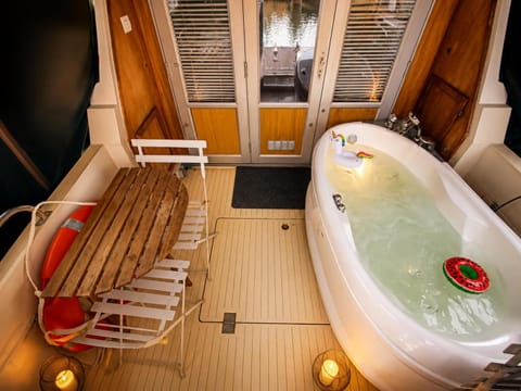 Patio, Patio, Natural landscape, Hot Tub, Spa and wellness centre/facilities, Spa and wellness centre/facilities, Spa and wellness centre/facilities, Bath