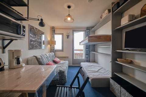 Property building, Living room, Bedroom