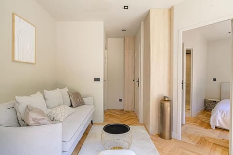Joli T2 bien équipé et lumineux, Écully Apartment in Lyon