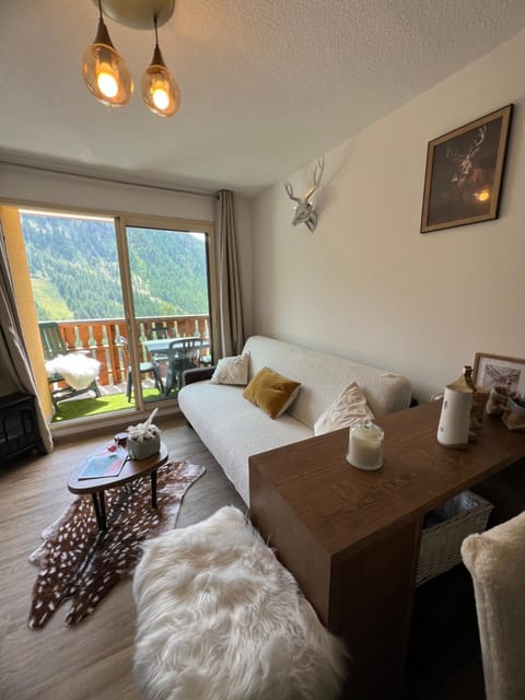 Living room, Seating area, Mountain view