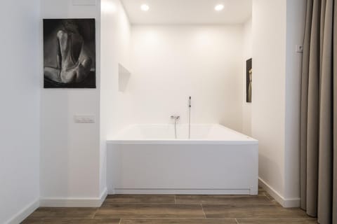 La casa de la pintora by Concept Flats Apartment in Valencia