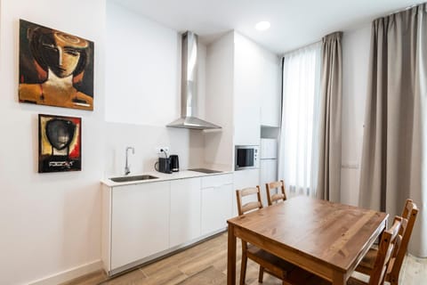 La casa de la pintora by Concept Flats Apartment in Valencia