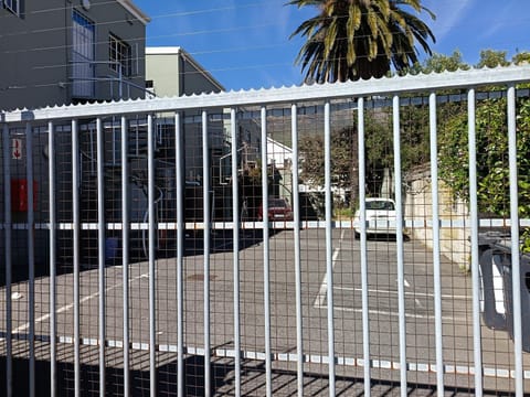 Happy Home Woodstock Apartment Apartment in Cape Town