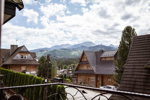 Balcony/Terrace, Balcony/Terrace, Mountain view