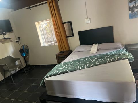 Shower, Toilet, Bed, Bathroom, TV and multimedia, Other, Bedroom