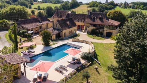 Property building, Natural landscape, Bird's eye view, Garden, Garden view, Swimming pool, sunbed