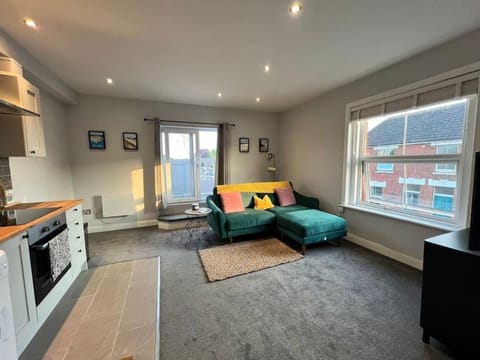 Bright, first floor, one bedroom flat in Wimborne Apartment in East Dorset District