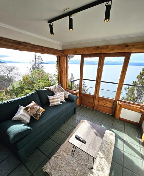Living room, Lake view