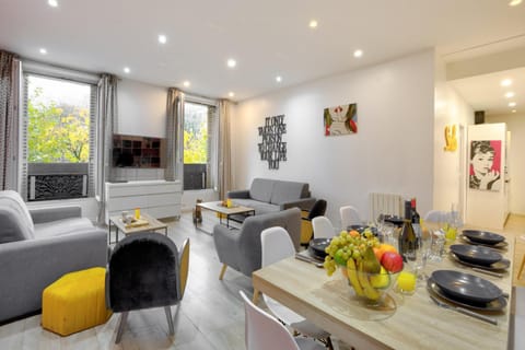 TV and multimedia, Living room, Dining area
