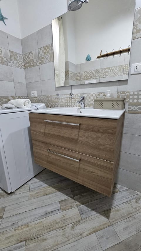 Giojas - Camera quadrupla in centro Bed and Breakfast in Orosei