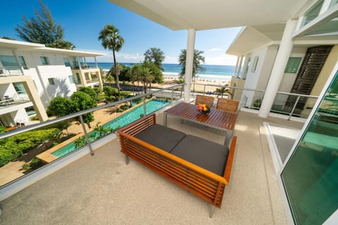 Property building, Balcony/Terrace, Swimming pool