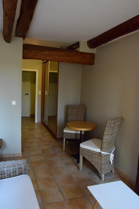 La Chambre des Amis au Moulin des GYPSES, Ventoux Bed and Breakfast in Mormoiron