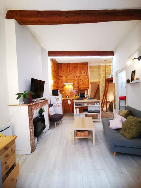 Communal lounge/ TV room, Living room, Seating area