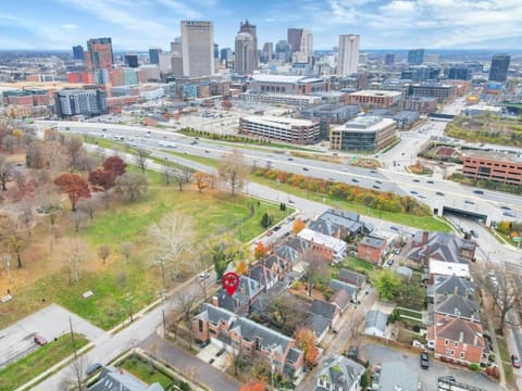 The Goodale House - 2 Units - 4 BR 5 Bath House in Ohio