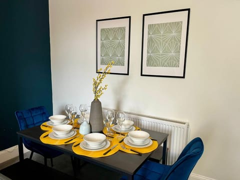 Cozy 2 BR apartment perfect for family friends Apartment in Sunderland