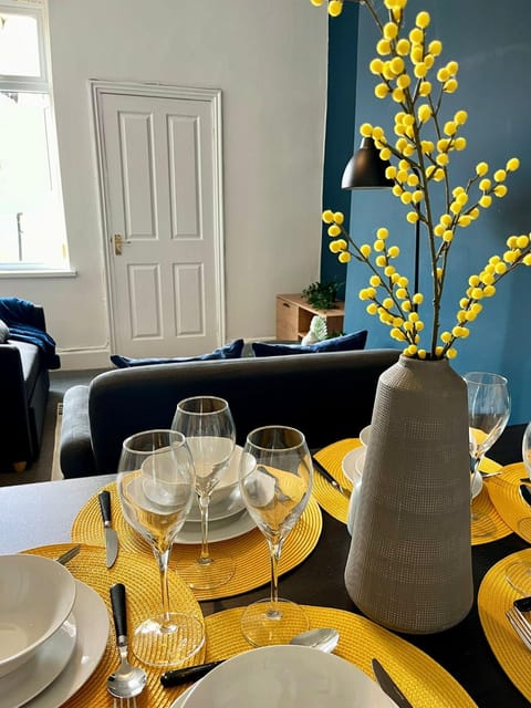 Cozy 2 BR apartment perfect for family friends Apartment in Sunderland